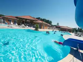 piscine-residence-trois-etoiles